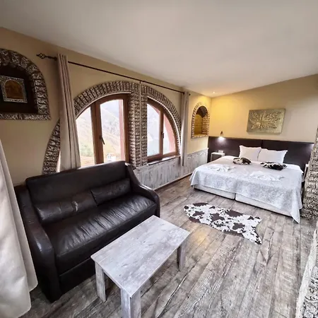 Complex Chilingira Otel Osikovo